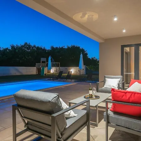 펜션 Vitis Vitae Peresiji