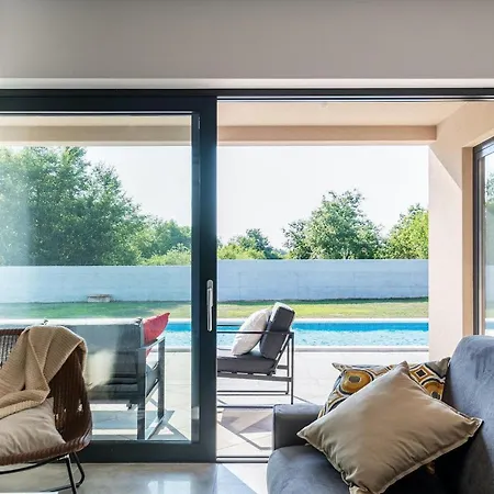 펜션 Vitis Vitae Peresiji